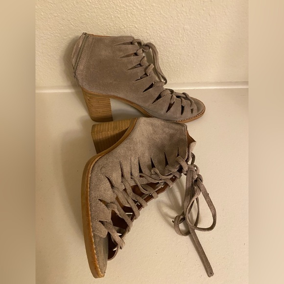 Jeffery Campbell 8W Gray “Corwin” Lace Up Open Toe Heel - Picture 7 of 7